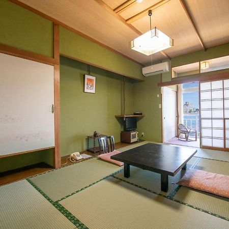 ホテル志い屋 佐渡市 エクステリア 写真